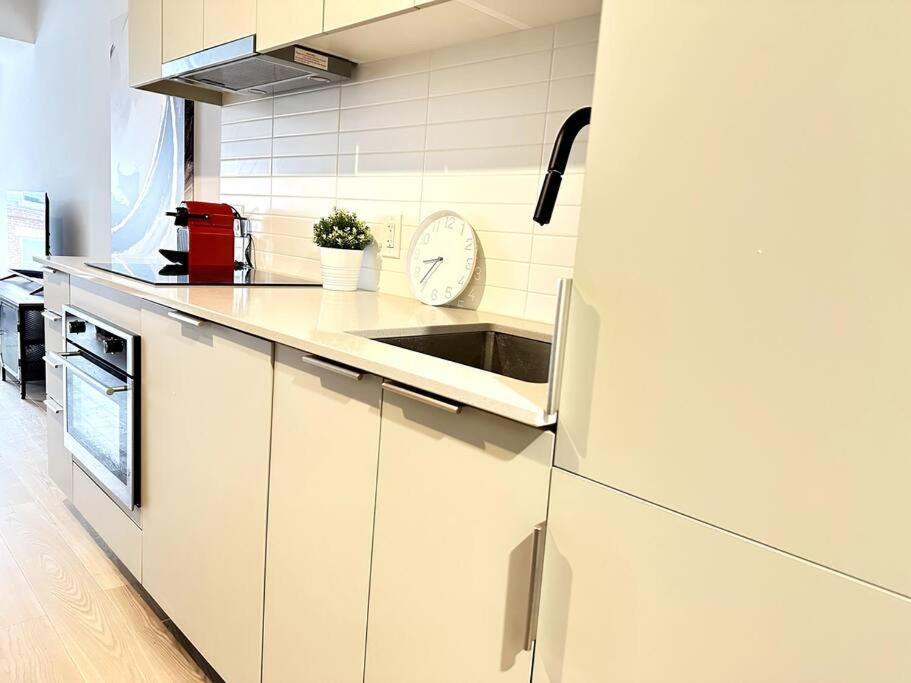 1406 Sainte Elisabeth — Photos 1